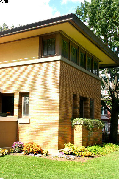George Barton House (1903-5) (118 Summit Ave.) part of the only multi-building housing compound built by F.L. Wright. Buffalo, NY. Architect: Frank Lloyd Wright. On National Register.