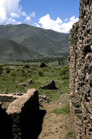 Wari (Huari) village walls of Piquillacta. Peru.