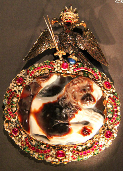 Lion onyx cameo (middle 1stC) at Kunsthistorisches Museum. Vienna, Austria.