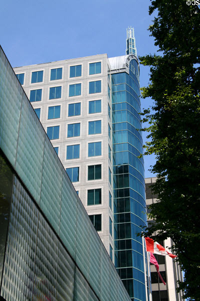 Bower Building (1994) (17 floors) (543 Granville St.). Vancouver, BC. Architect: Hancock Brückner Eng & Wright.