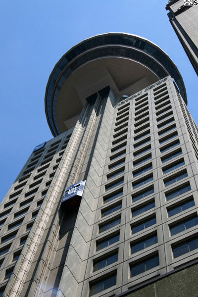 Harbour Centre (1977) (28 floors) (555 West Hastings St.). Vancouver, BC. Architect: WZMH Architects.