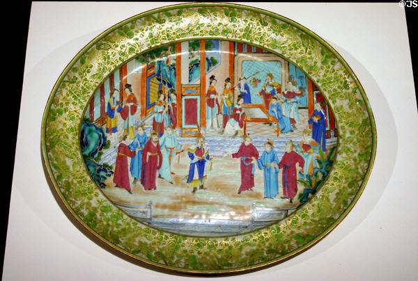 Qing dynasty porcelain serving platter (early 18thC) at New Brunswick Museum. Saint John, NB.