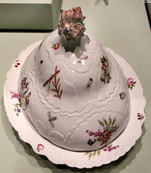 Porcelain covered dish (c1765) by Vienna State Porcelain Manuf., Austria at Gardiner Museum. Toronto, ON.