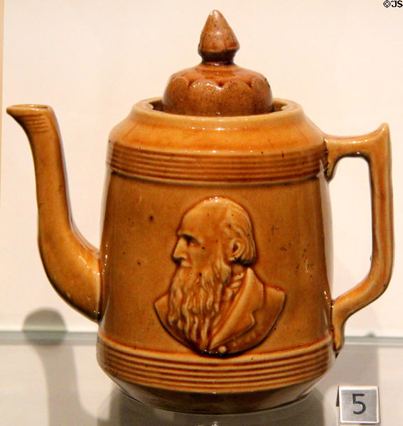 Rockingham-glazed earthenware teapot (c1875-80) by W.E. Welding of Brantford, ON at Royal Ontario Museum. Toronto, ON.