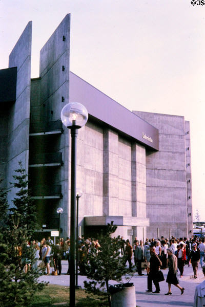 Labyrinthe Pavilion walk-through film experience at Expo 67. Montreal, QC.