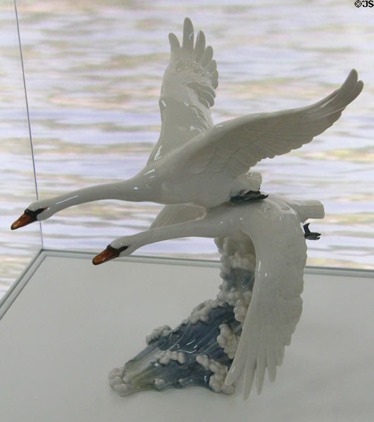 Swans in flight figurines (1959) by Hans Achtziger for Hutschenreuther at German Hunting & Fishing Museum. Munich, Germany.