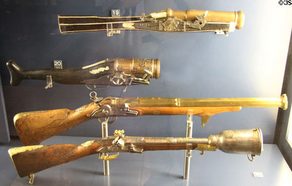Wheel lock & flint lock grenade rifles (16thC) of German make at Bavarian National Museum. Munich, Germany.