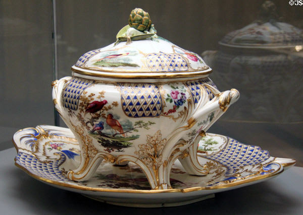 Sèvres porcelain tureen (1759) with bird decor by Louis-Denis Armand at Bavarian National Museum. Munich, Germany.