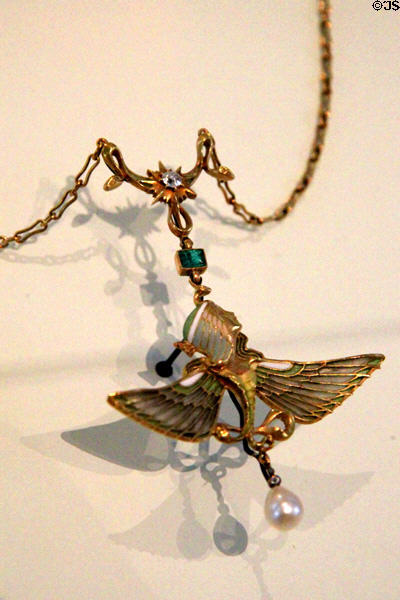 Art Nouveau Isis necklace (1901) by Léopold Gautrait for Maison Léon Gariod, Paris at Bavarian National Museum. Munich, Germany.