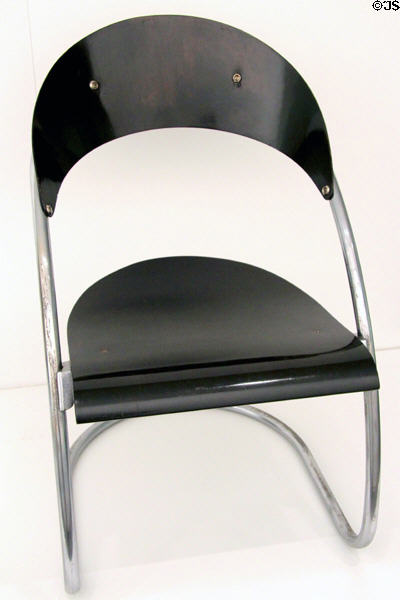 Chromed steel & plastic chair (1929) by Hans Luckhardt & Wassili Luckhardt for Desta Stahlmöbel of Berlin at Pinakothek der Moderne. Munich, Germany.
