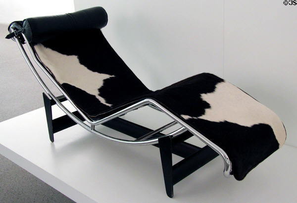 Steel & leather chaise lounge (1928) by Le Corbusier; Pierre Jeanneret & Charlotte Perriand for Heidi Weber of Zurich at Pinakothek der Moderne. Munich, Germany.