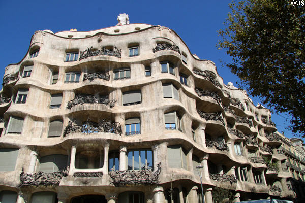 Casa Milà (aka La Pedrera) (1906-10) ( Passeig de Gràcia 92). Barcelona, Spain. Architect: Antoni Gaudí.