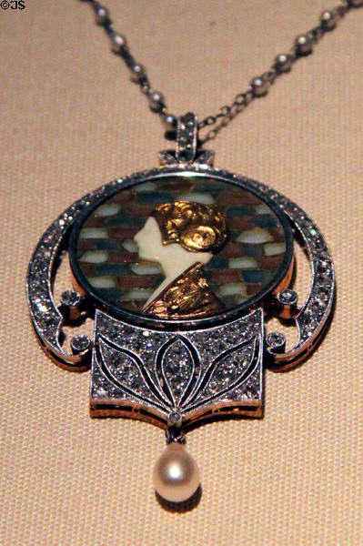 Modernista pendant (c1902-16) by Lluís Masriera at Museu Nacional d'Art de Catalunya. Barcelona, Spain.