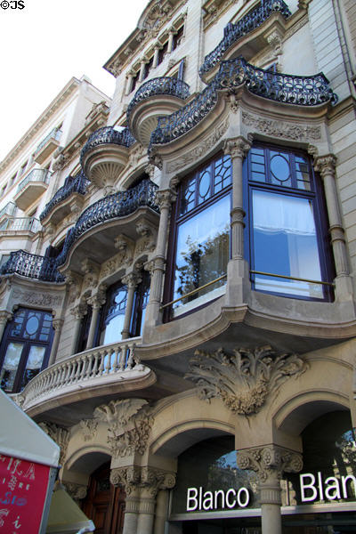 Casa Malagrida (1905-8) (Passeig de Gràcia 27) (Passeig de Gràcia, 27). Barcelona, Spain. Architect: Joaquim Codina i Matalí.