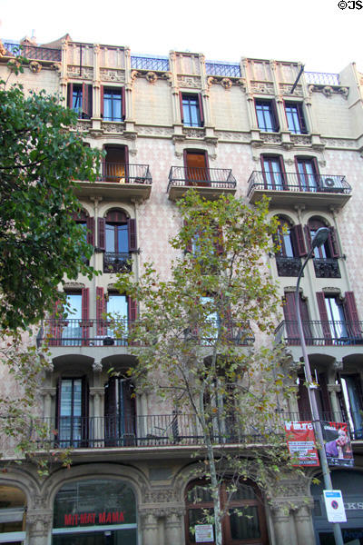 Casa Queraltó (1907) (Rambla de Catalunya 88). Barcelona, Spain. Architect: Josep Plantada i Artigas.