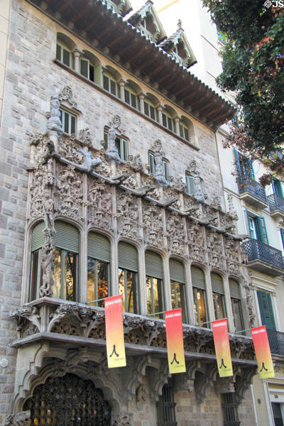 Casa Asia (aka Palacio Baró de Quadras) (1904-6) (Avinguda Diagonal 373). Barcelona, Spain. Style: Modernista. Architect: Josep Puig i Cadafalch.