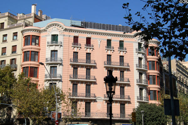Casa Bures (Gran Via 655). Barcelona, Spain. Style: Modernista. Architect: Miguel Pascual i Tintorer.