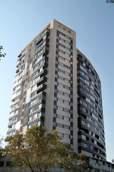 Edificio Tetuan (1973) (20 floors) (Plaça de Tetuan 36-41). Barcelona, Spain.
