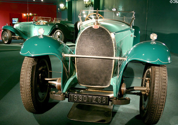 Royal Esders (1930) roadster type 41, France; 200km/h (8 cylinders) in Schlumpf National Automobile Museum. Mulhouse, France.