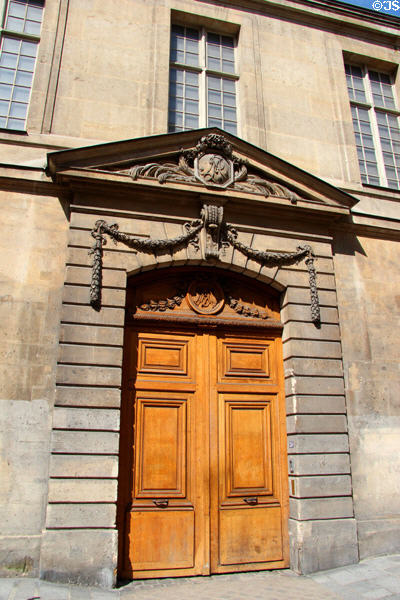 Doors of mansion Hôtel le Peletier de Saint-Fargeau (1697) now an annex of Carnavalet Museum. Paris, France. Architect: Pierre Bullet.