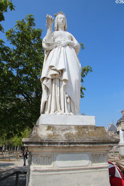 Statue of Anne de Bretagne, Queen of France (1477-1514) in Luxembourg Gardens. Paris, France.
