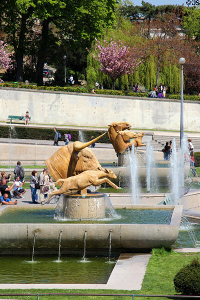 Bull & Deer by Paul Jouve plus Horses & Dog by Georges Guyot bronze Trocadero Fountain sculptures (1937) at Palais de Chaillot. Paris, France.