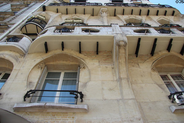Art Nouveau windows at Immeuble Jassedé (1903-5) (142 ave. de Versailles). Paris, France. Architect: Hector Guimard.