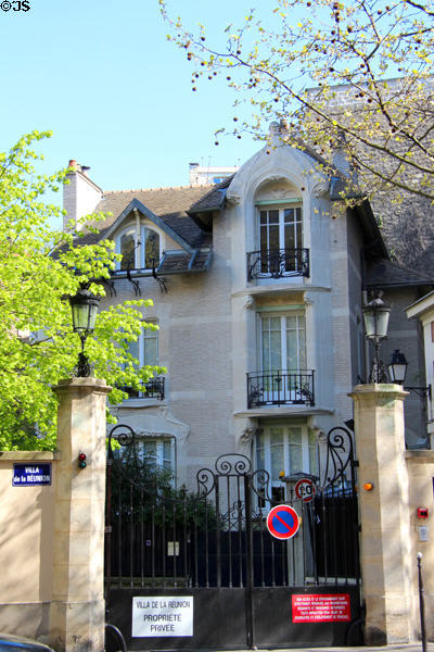 Villa Deron-Levent (1905-8) (8 villa de la Réunion). Paris, France. Architect: Hector Guimard.