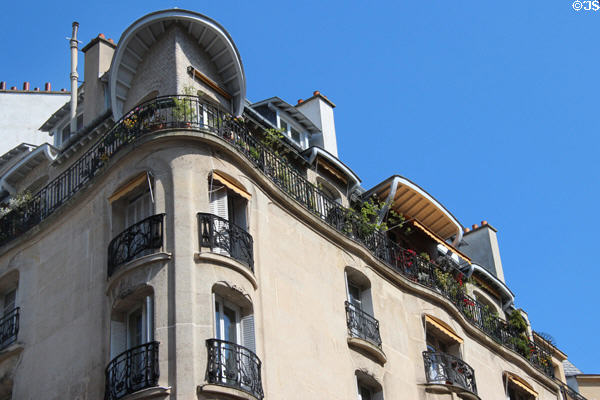 Art Nouveau roofline at 17-19-21 rue Jean de la Fontaine (1909-12). Paris, France. Architect: Hector Guimard.