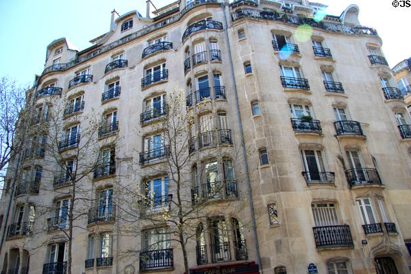 Facade at 17-19-21 rue Jean de la Fontaine (1909-12). Paris, France. Architect: Hector Guimard.