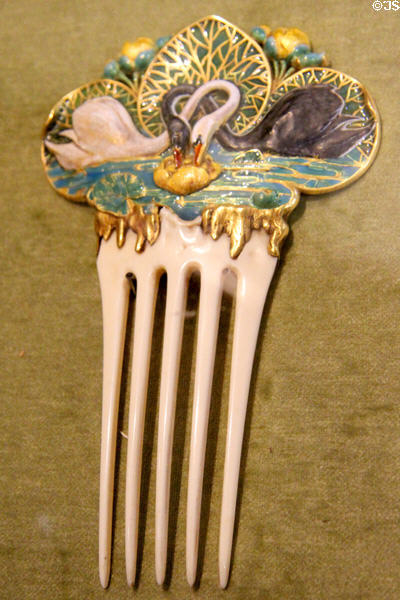 Swan & water lilies comb (1900) by Maison Vever at Petit Palace Museum. Paris, France.