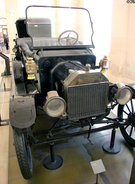 Ford Model T (1908) at Arts et Metiers Museum. Paris, France.