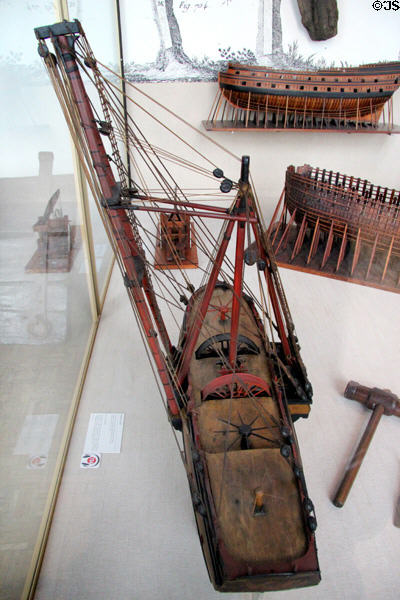 Model for floating crane for erecting ship masts (early 18thC) by Toulon Arsenal at Musée de la Marine. Paris, France.