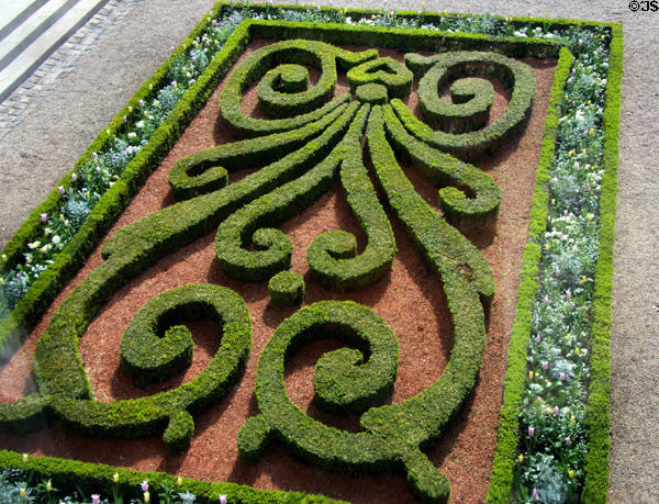 Design formed by low hedges at Carnavalet Museum. Paris, France.