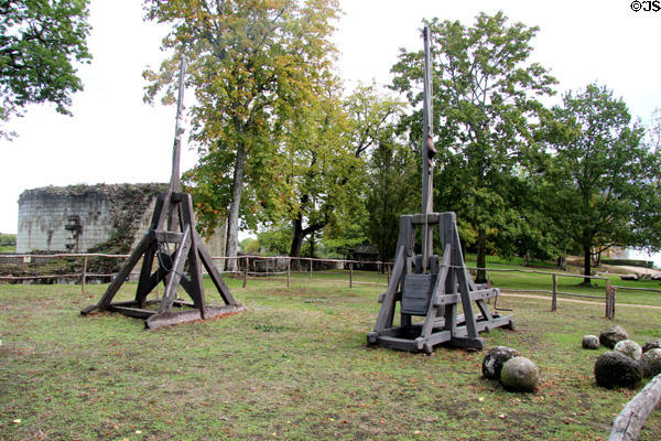 Scale replicas of bricole (for piercing armor) & trebuchet (for breaching walls) throwing machines at Château de Chinon. Chinon, France.