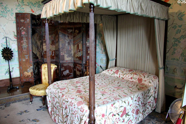Chinese bedroom with canopy bed & Chinese screen at Kilkenny Castle. Ireland.