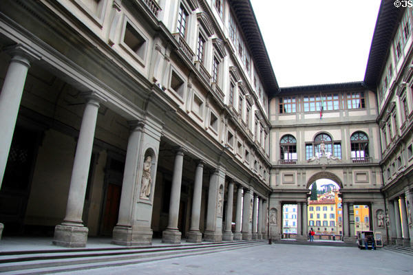 Uffizi Gallery facade (1560) which faces the street-like plaza which runs between the Arno River & Piazza della Signoria. Florence, Italy. Architect: Giorgio Vasari.