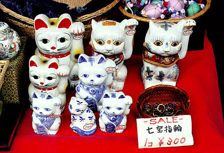 Cat statues for sale in Kyoto. Japan.