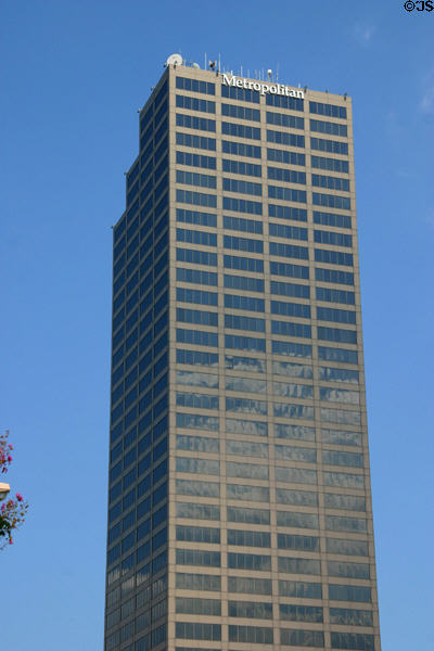 Metropolitan Tower (1986) (425 West Capitol Ave.) (40 floors). Little Rock, AR.