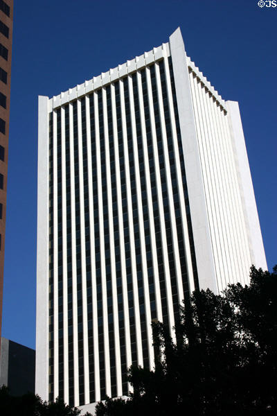 Arizona Bank (1976) (101 N First). Phoenix, AZ. Style: Modern. Architect: Planning & Design Consultants.