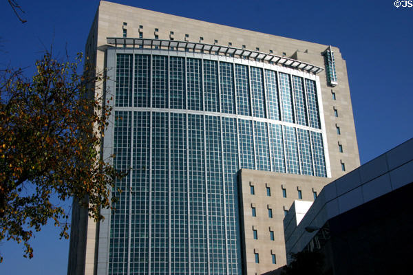 R.G. Matsui U.S. Courthouse & Federal Building (1999) (18 floors) (501 I St.). Sacramento, CA. Architect: HLM Design.
