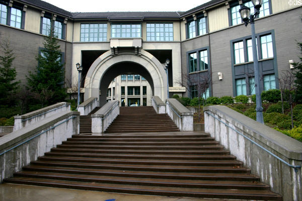 Fisher Gate of Haas School of Business (1999) at UC Berkeley. Berkeley, CA. Architect: Ellerbe Becket.