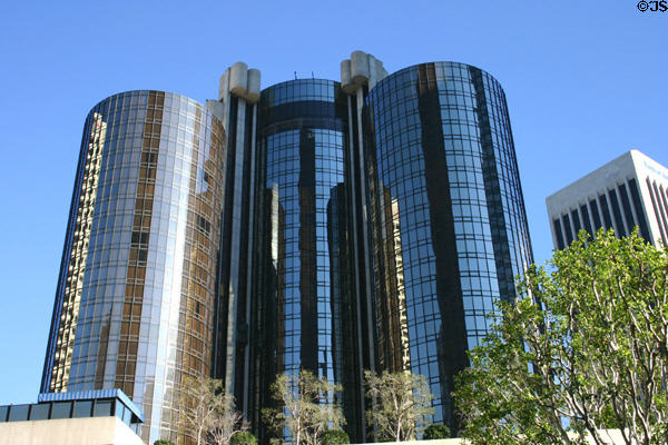 Bonaventure Hotel clusters five cylinders. Los Angeles, CA.