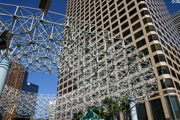Ernst & Young Plaza (1985) (42 floors) (725 South Figueroa St.). Los Angeles, CA. Architect: Skidmore, Owings & Merrill.