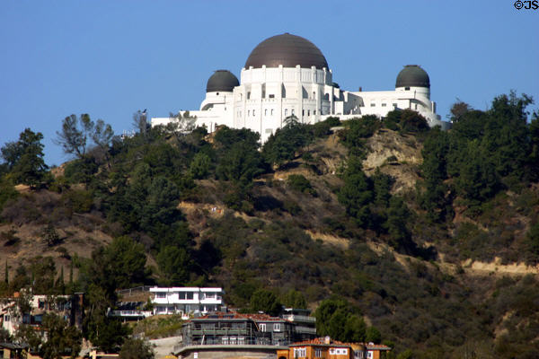 Griffith Observatory & Planetarium (1935). Los Angeles, CA. Style: Art Deco. Architect: John C. Austin & F.M. Ashley.