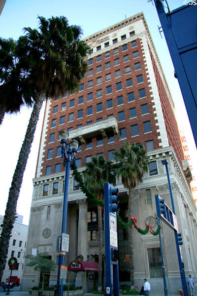 Security Pacific Building (1925) (13 floors) (102 Pine Ave.). Long Beach, CA. Style: Beaux Arts. Architect: Curlett & Beelman.