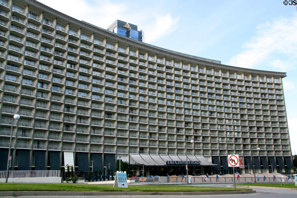 Century Plaza Hotel & Spa (1965) (17 floors) (2025 Avenue of the Stars). Century City, CA. Architect: Minoru Yamasaki & Assoc..