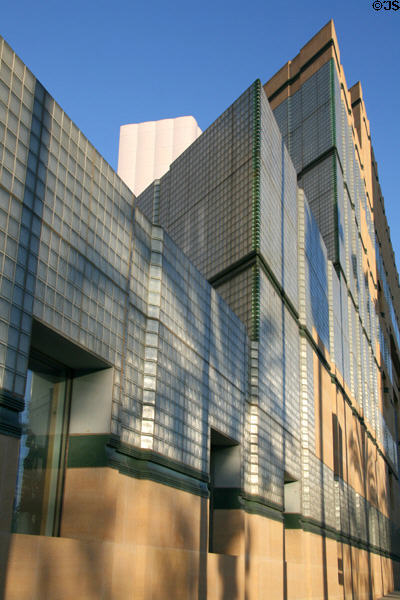 Angular glass block walls of Art of the Americas Building (1986) on LACMA campus. Los Angeles, CA. Architect: Hardy, Holzman, Pfeiffer Assoc..