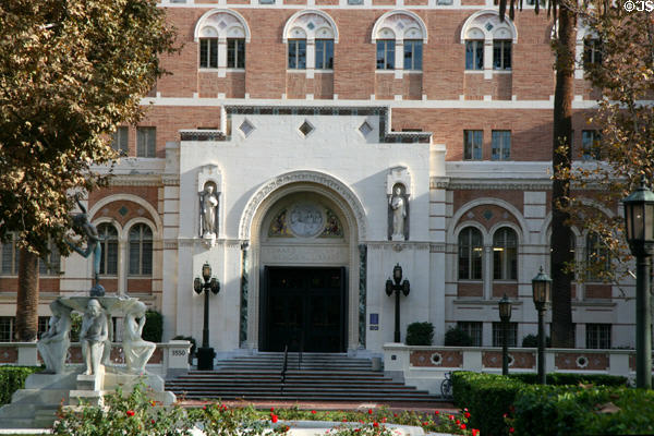 Entrance of Doheny Memorial Library at USC. Los Angeles, CA.