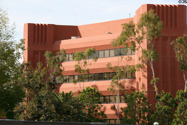 Hedco Neurosciences Building (1988) (Watt Way) at USC. Los Angeles, CA. Architect: Grillias, Pirc, Rossier, Alves.